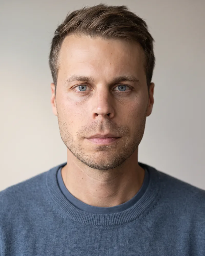Professional headshot example generated by Staffshots in the Startup Casual preset